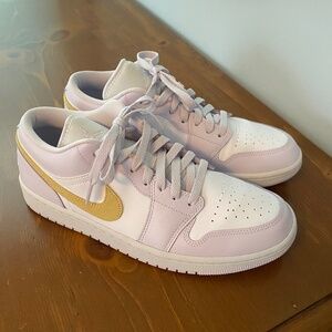 Women’s Nike Air Jordan 1 Low - size 11